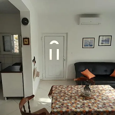 Beachfront Ljubljeva Apartman