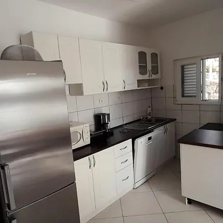 Beachfront Ljubljeva Apartman