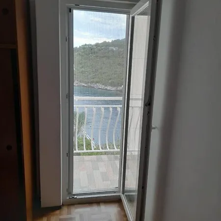 Beachfront Ljubljeva Apartamento