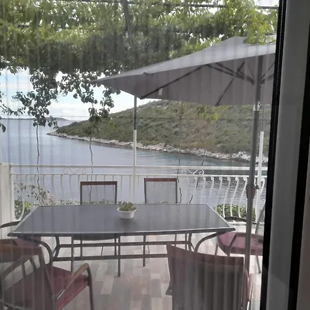 Beachfront Ljubljeva شقة Vinišće