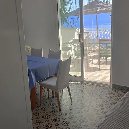 Beachfront Ljubljeva Apartman Vinišće