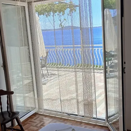 شقة Beachfront Ljubljeva